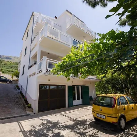 Bandalo - One Bedroom With Balcony * Ποντστράνα