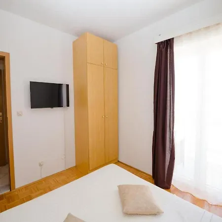 Bandalo - One Bedroom With Balcony *